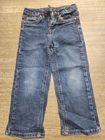 Coole Jeans für kleine Abenteurer - Grösse 104