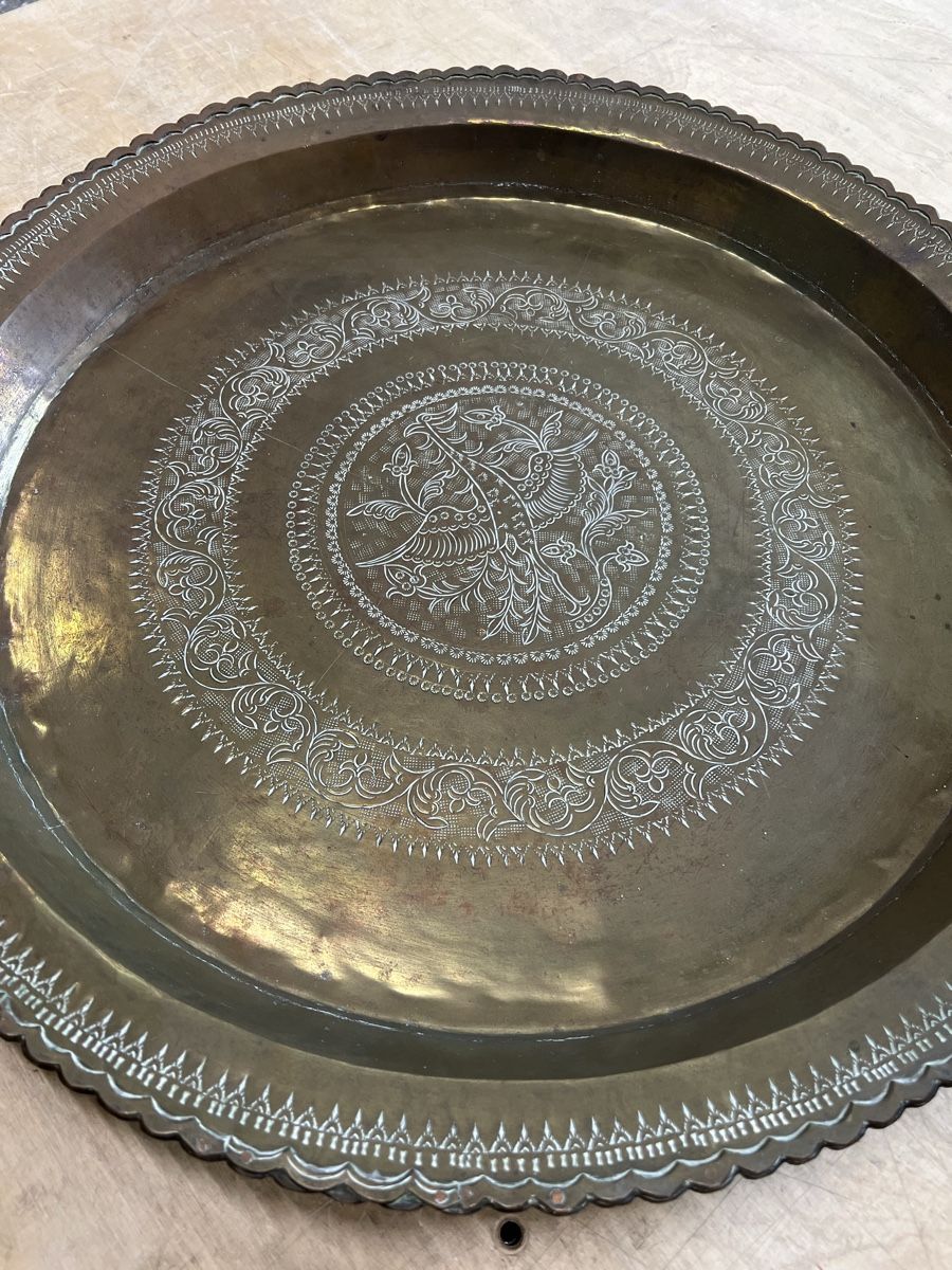 Piatti di portata: Rundes Messingtablett mit Gravur ca. 58cm Durchmesser – Usato da Perlen venduto da Chregle1 1