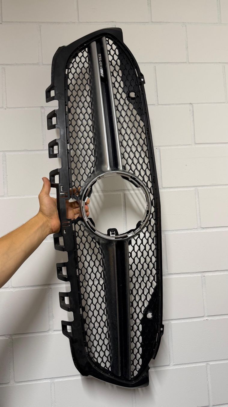 Mercedes-Benz Alle Autoersatzteile: Mercedes A35 AMG Grill – Gebraucht aus Wattwil von Rambooxx