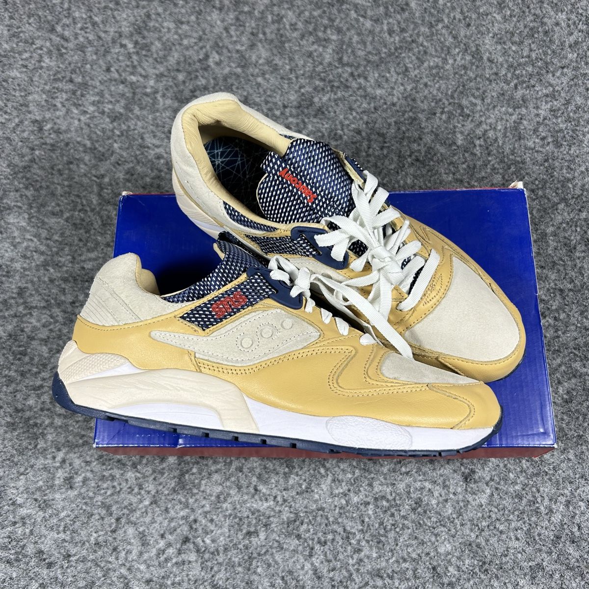 Saucony Scarpe da uomo: Saucony Grid 9000 44 – Nuovo e nell'imballaggio originale da La Sagne NE venduto da Matlasape 1