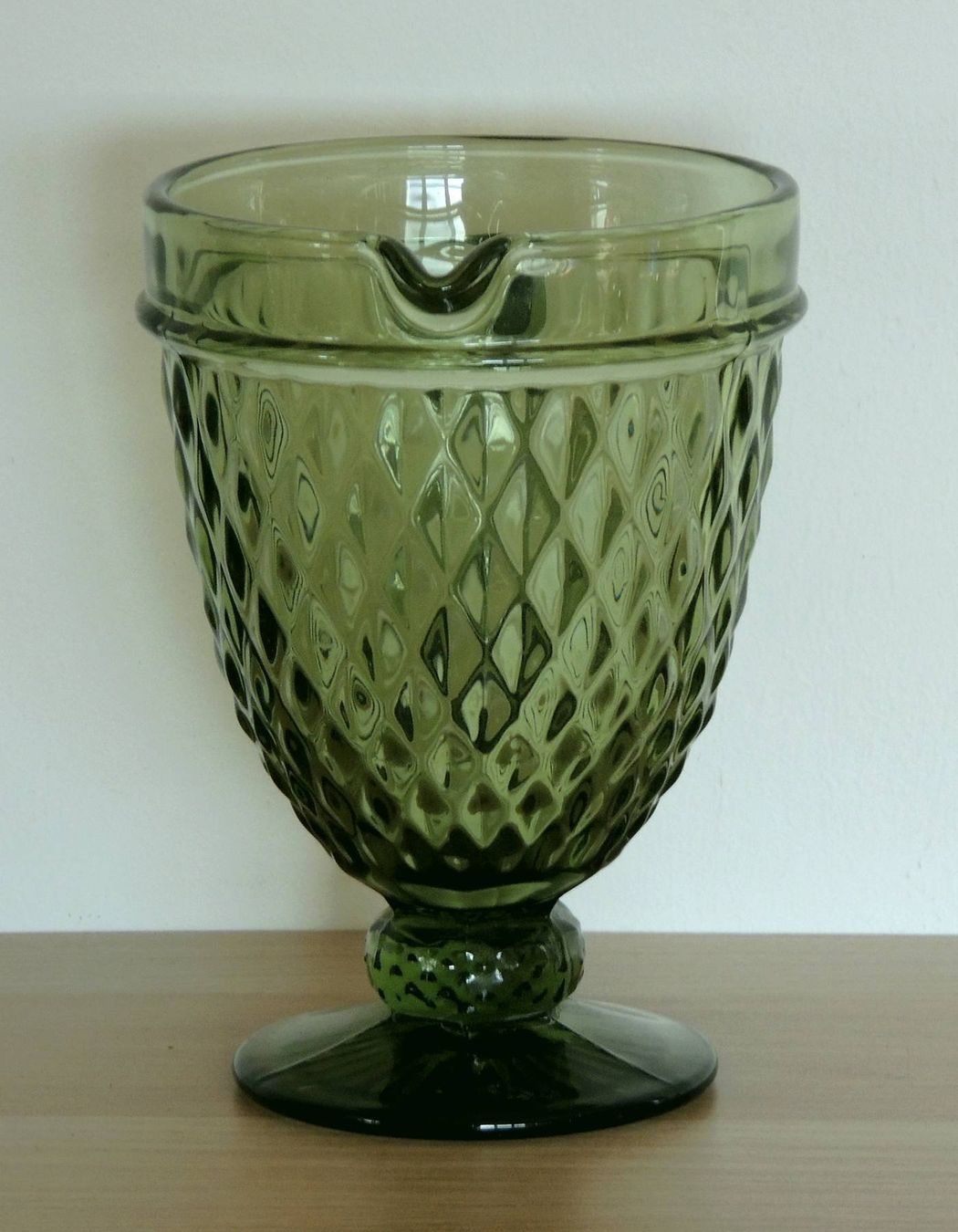 Caraffe: Pichet ananas en verre pressé vert, 1 litre – Usato da La Chaux-de-Fonds venduto da ben2300 1