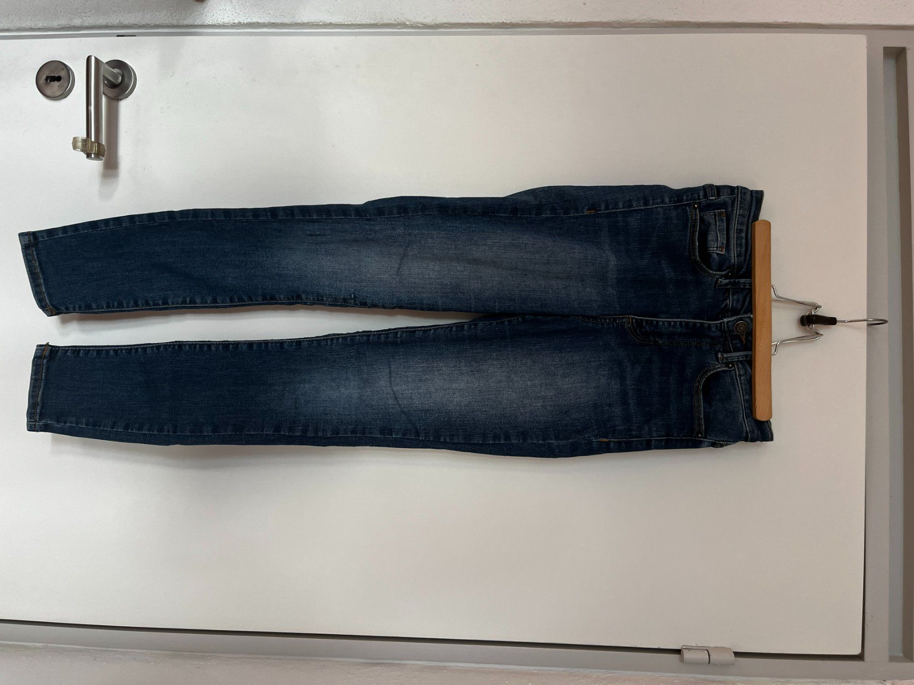 Jeans: Dunkelblaue Skinny Jeans – Gebraucht aus Seuzach von anina.k