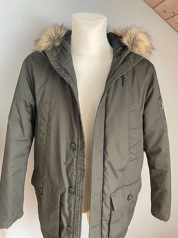 Giacche: ***CLOCKHOUSE*** Winterjacke olive Gr M – Usato da Wädenswil venduto da H2H_Secondhandshop 1