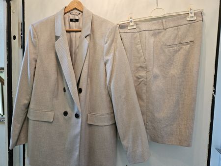 Sommerlicher Bermuda-Anzug von C&A, Grösse 46, neuwertig