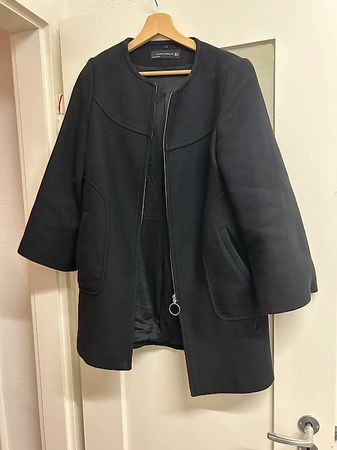 Zara Mantel schwarz 
