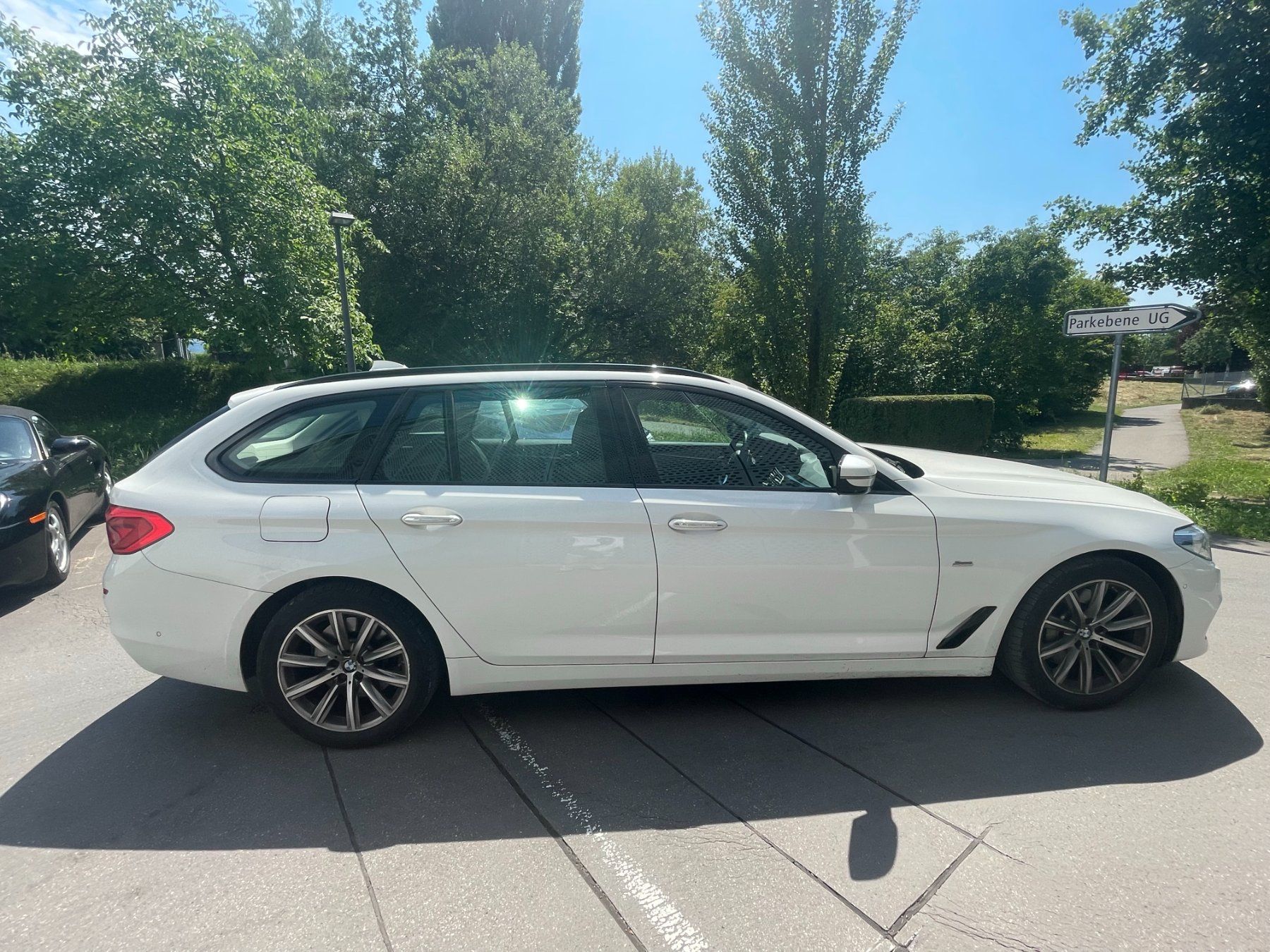BMW Automobili: BMW 530d Touring xDrive Steptronic – Usato da Stäfa venduto da automoor 3
