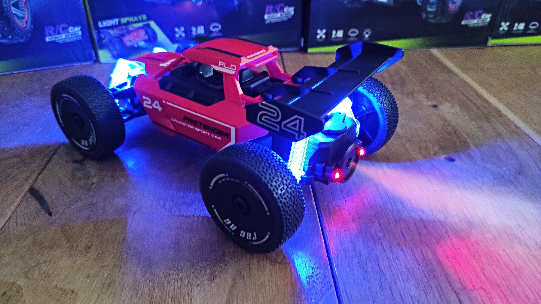 RC Modellbau: RC Auto Rennwagen Rot mit Sprühnebel-Effekt – Neu und originalverpackt aus Baar von Cooltango