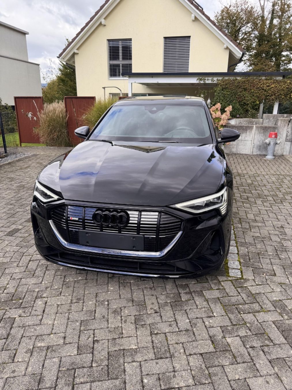 Audi Autos: E-tron sportback 50 s line attraction – Gebraucht aus Wildegg von Dagal