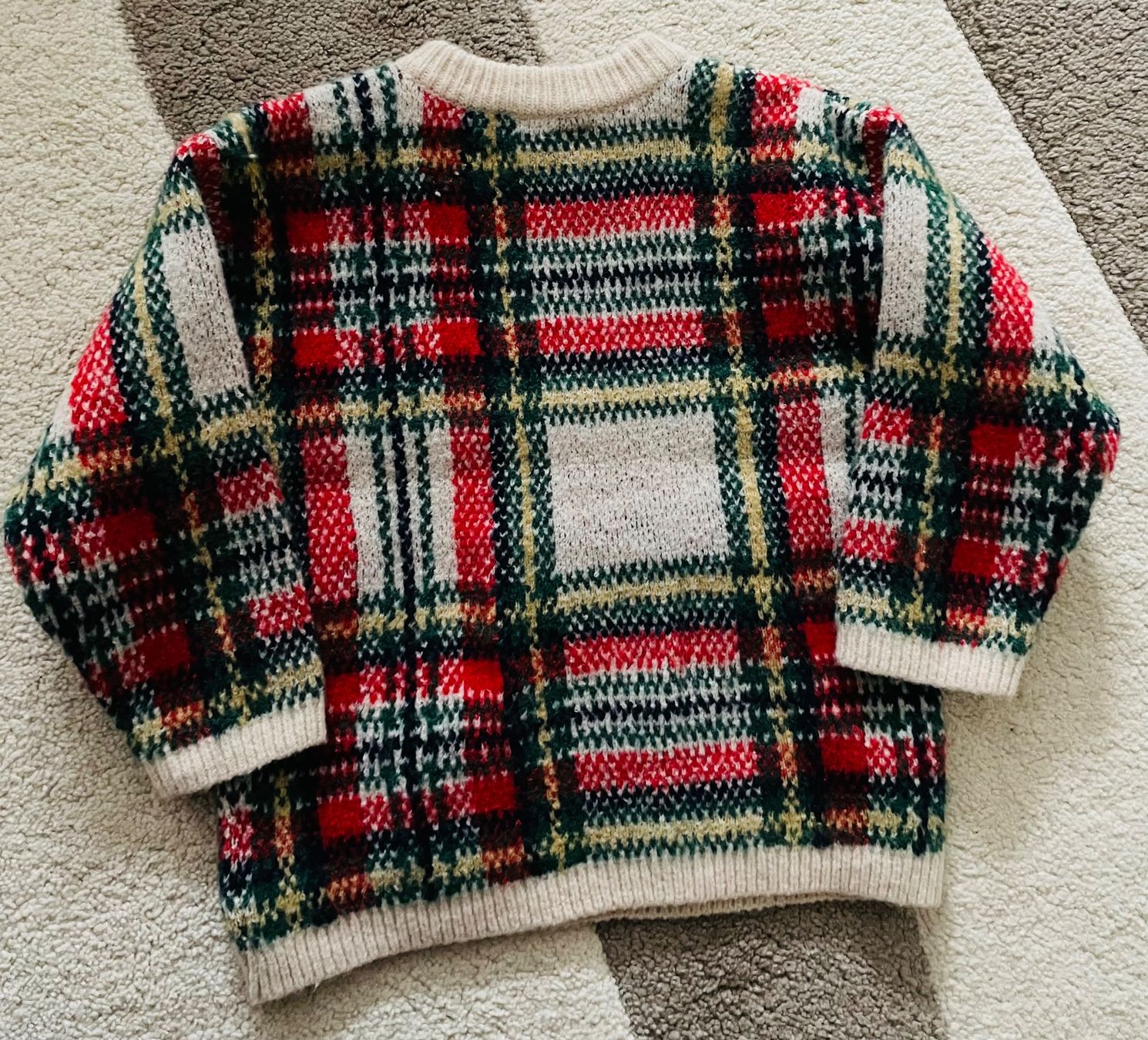 H&M Pullover & Sweatshirts: PULLOVER (SWEATSHIRT) – Neu und originalverpackt aus Zürich von Mina_09 1