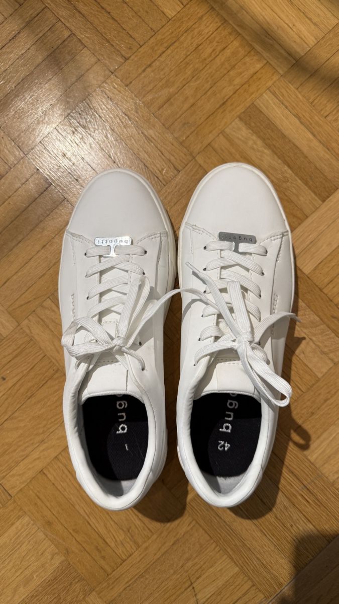 Bugatti Chaussures hommes: Bugatti Sneaker Gr. 42  – Neuf (Voir description) à Oberengstringen par naatasciia_