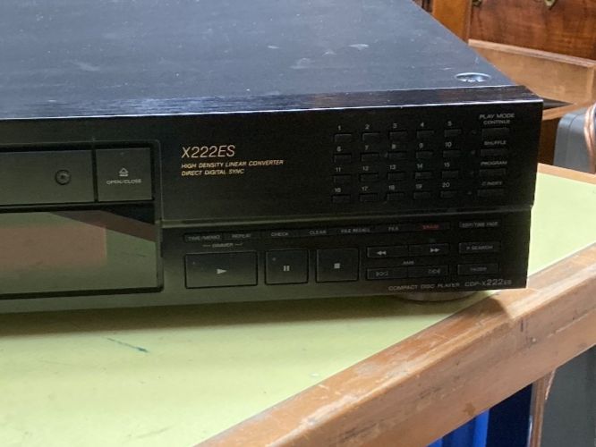 CD: Disc Player - Sony X222es – Usato da zürich venduto da papalapa 1