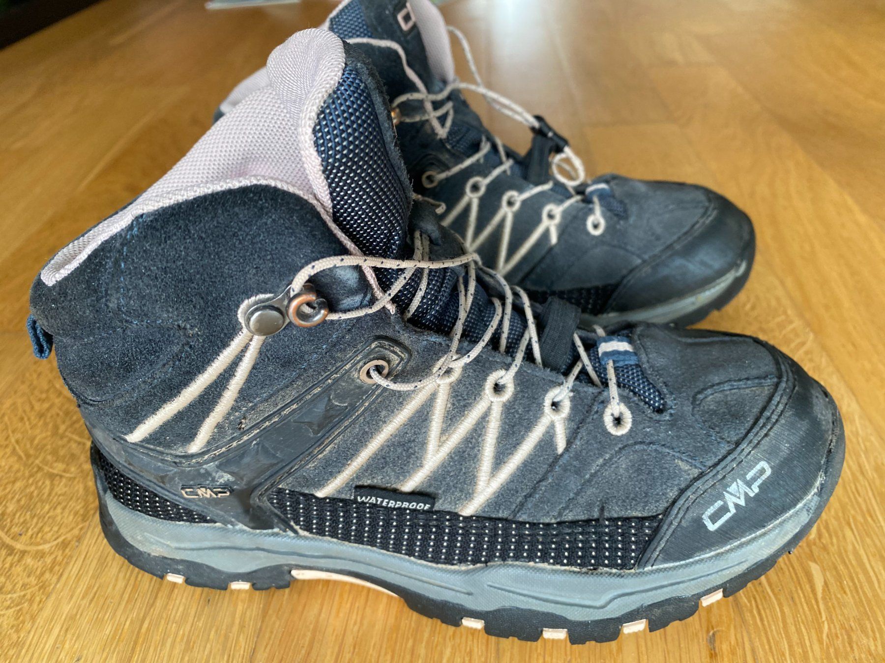 CMP Scarpe per ragazzi: CMP Kinder Wanderschuhe 34 plus neue Schuhriemen- wasserfest – Usato da Zürich venduto da GueBi2009