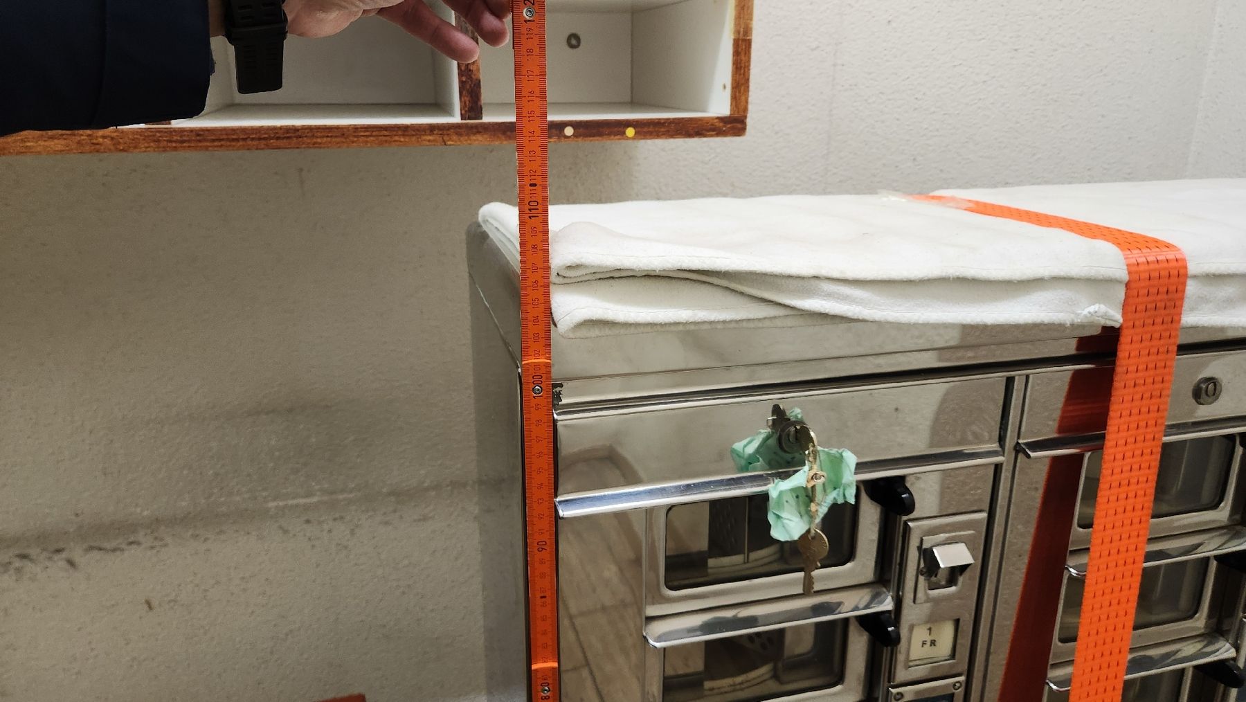 Altro per Gastronomia & Hotel: Verkaufsautomat Metall verchromt – Usato da Biberist venduto da Shutup 3