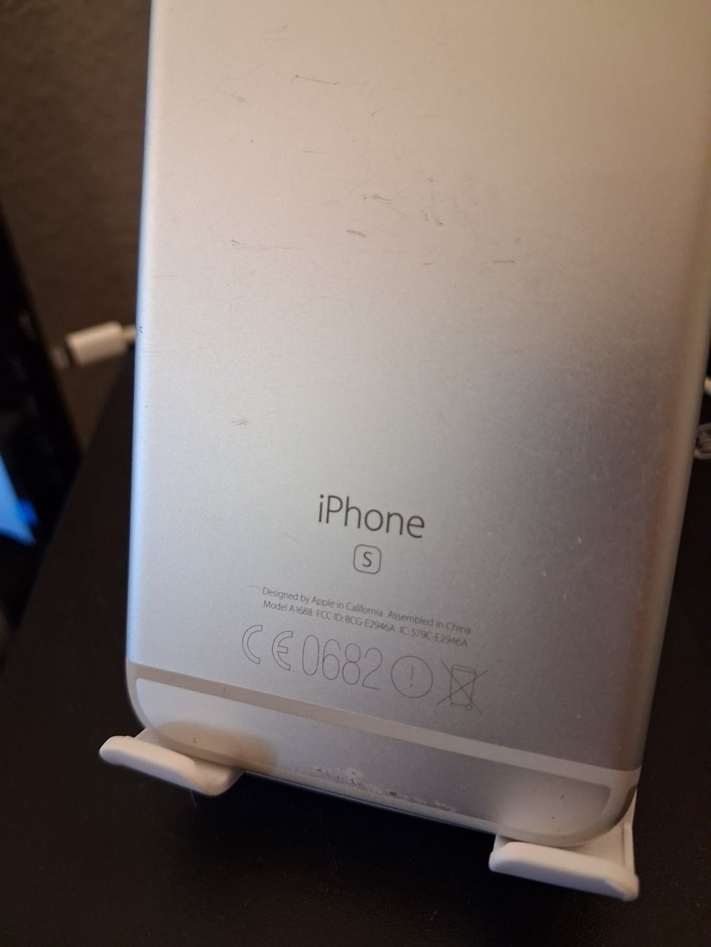 Apple Portables: iPhone 6s 64GB Silber Weiss + Apple Headset Kabel Stecker 📱 – D'occasion à Effretikon par SEMOUNA 5