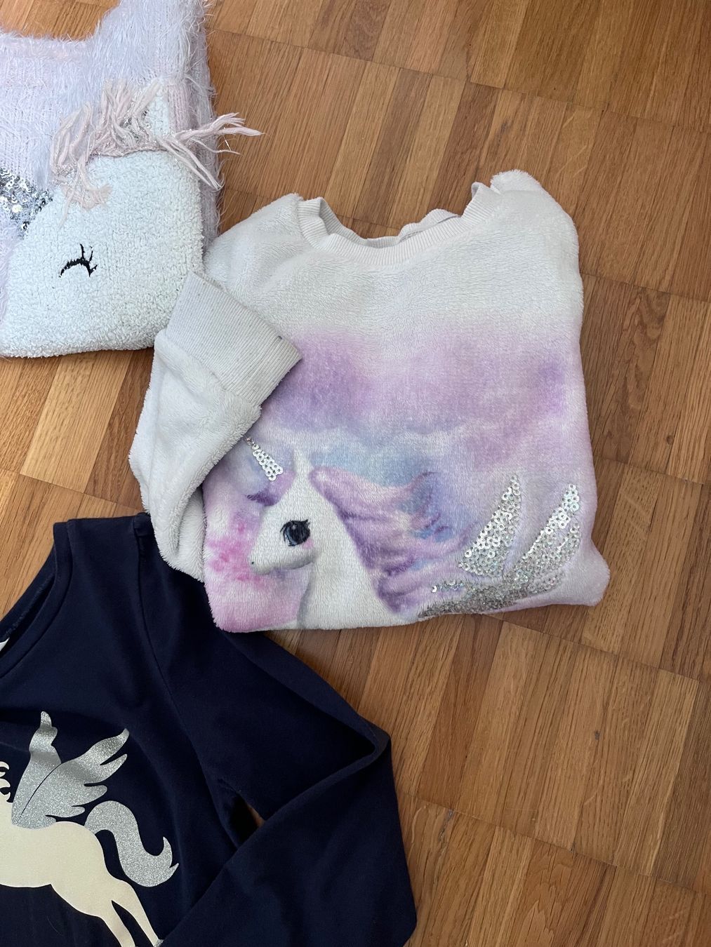 H&M Lotti & Set di vestiti: Mädchen Kleider und Pullover Einhorn Set gebraucht – Usato da Jona venduto da Ceppeto 2