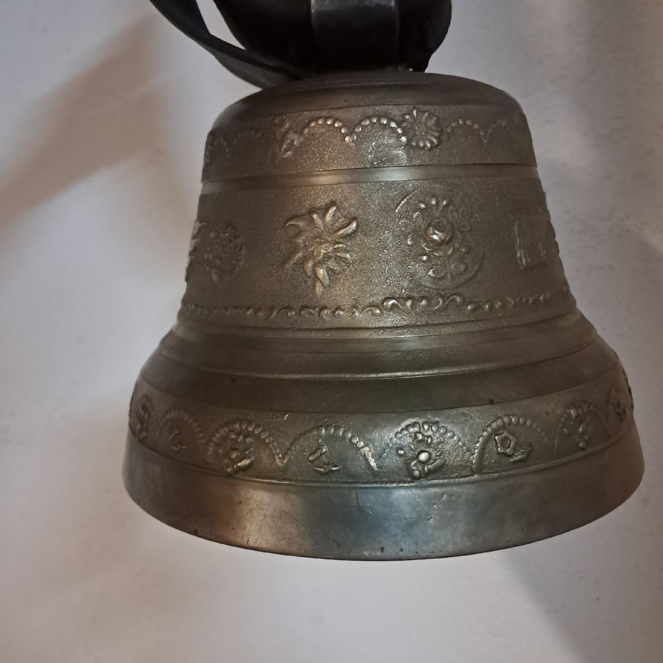 Campanacci mucche: ALTE BERGER BÄRAU GLOCKE  – Usato da Murten venduto da SHETHOF 2