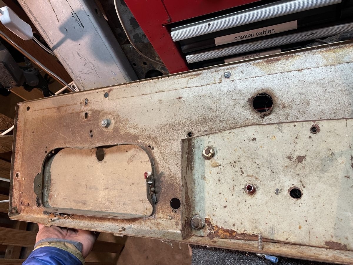 Tutti pezzi di ricambio auto: Willys Jeep complete Armaturenbrett  – Usato da Zürich venduto da ger_8qfx 7