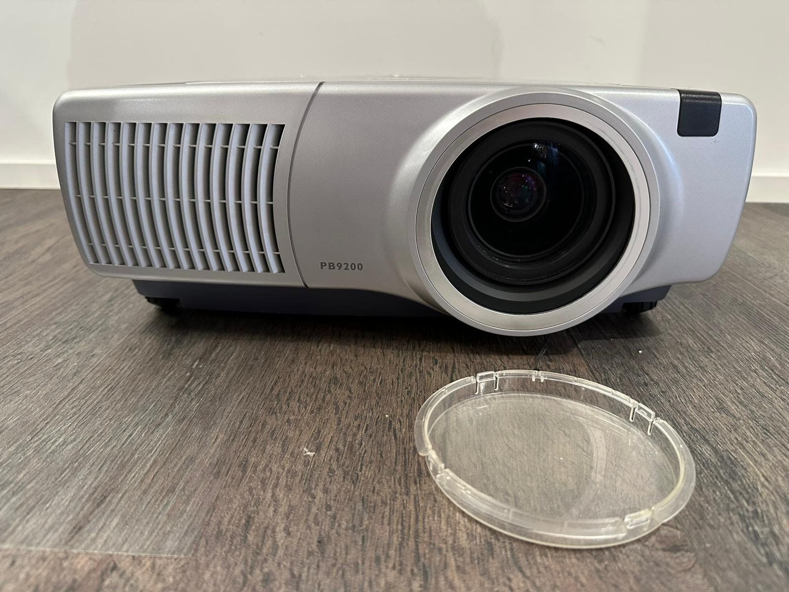 BenQ Videoprojektoren: Benq PB9200 Projektor – Gebraucht aus Appenzell von 1xRichtig 1