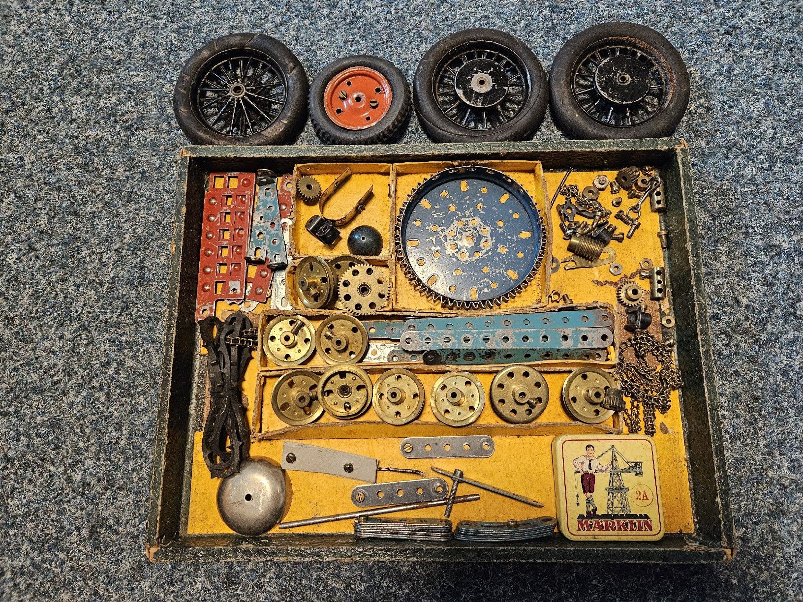 Kit di costruzioni: Metall Baukastenteile Märklin – Usato da Haslen GL venduto da Sandra40 4