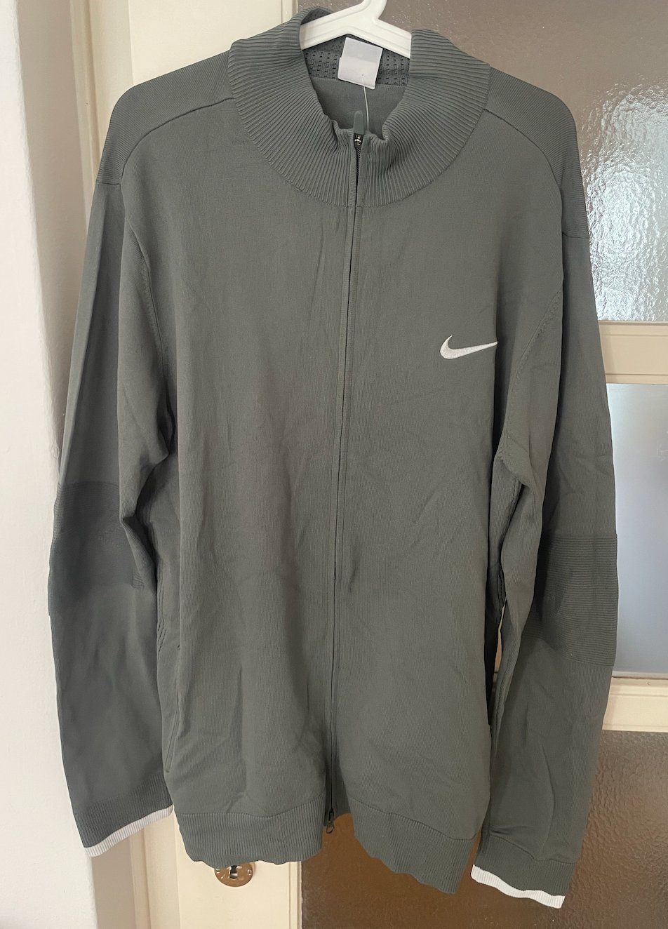 Nike Jacken: Nike RF Jacke – Neu (gemäss Beschreibung) aus Zürich von rob_z62d