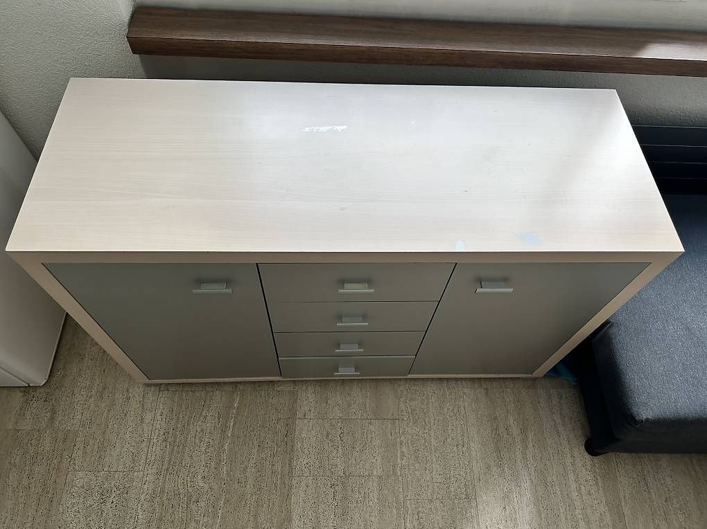 Commodes: Kommode mit 4 Schubladen und 2 Türen  – D'occasion à Küssnacht am Rigi par mis_skz5 1