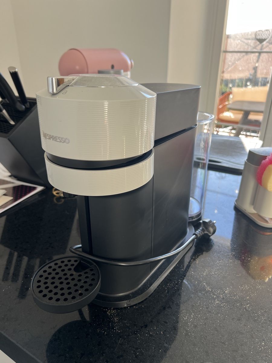 Nespresso Kaffeemaschinen & Espressomaschinen: Nespresso Vertuo Next – Gebraucht aus Wohlen AG von fla_h9tm 2