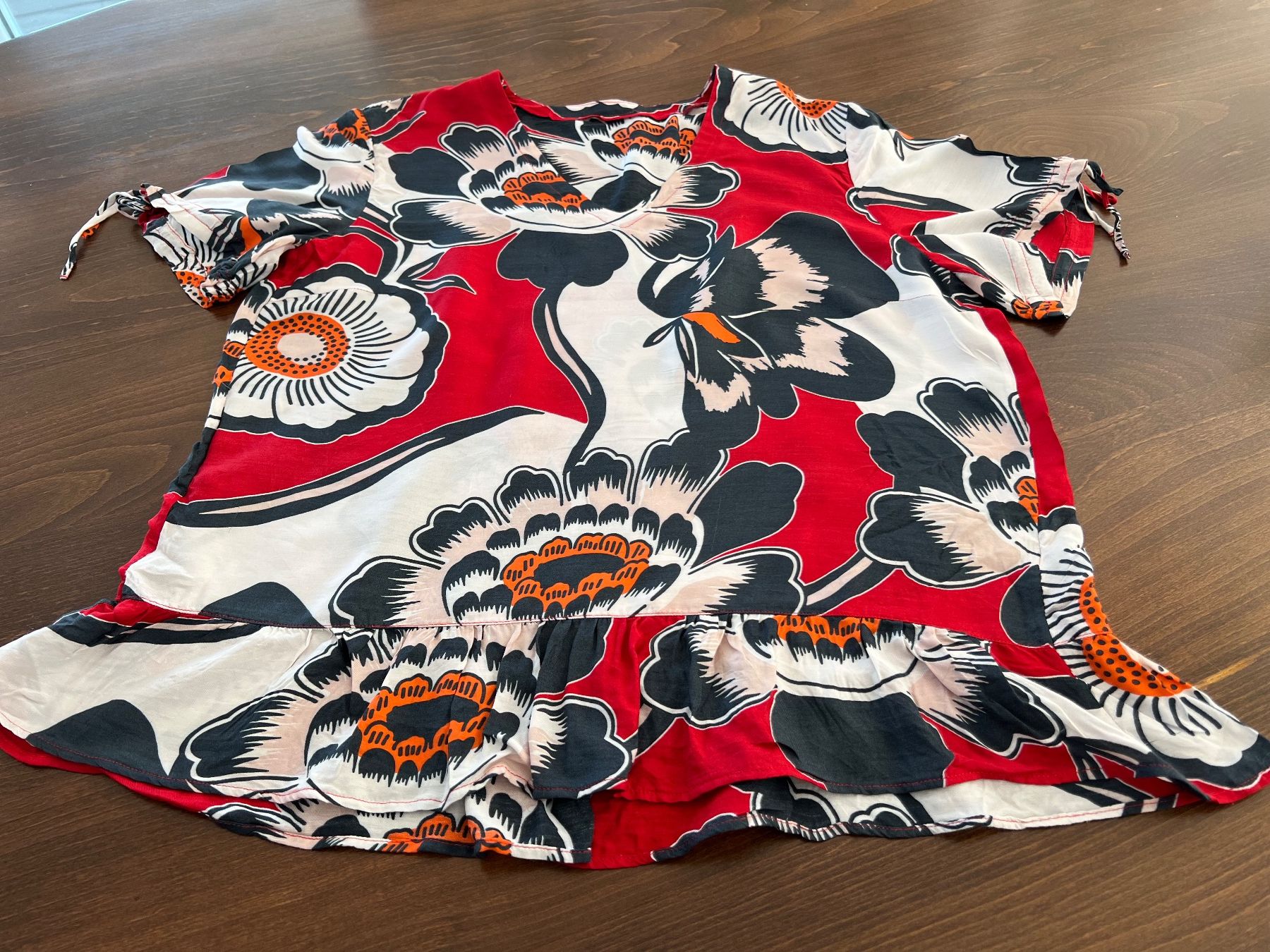 Camicette: Sommerliches Bluse mit Blumenmuster, Gr. 38/40 – Usato da Ebmatingen venduto da Mistelu