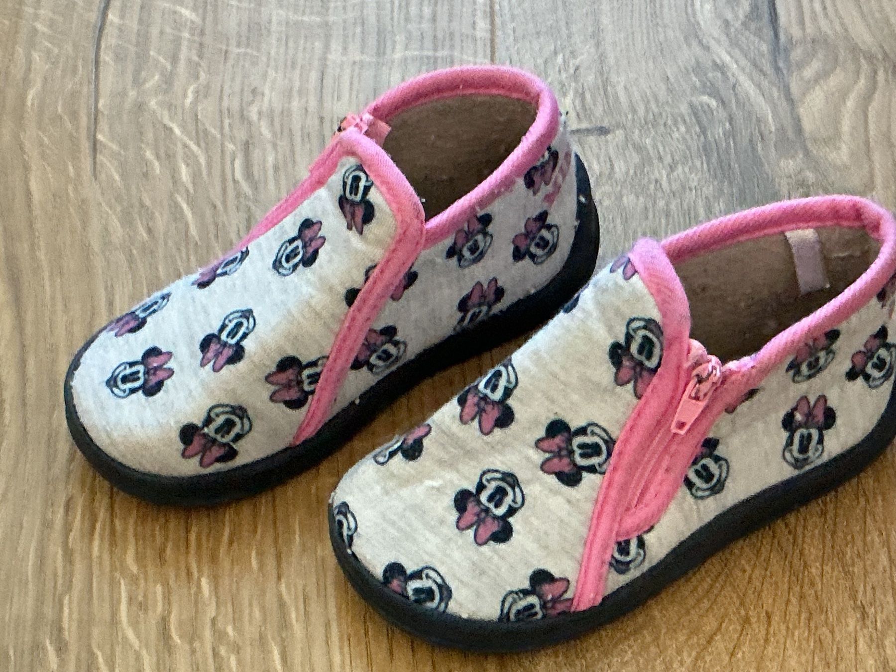 Scarpe per ragazzi: Children slippers shoes 24 – Usato da Brugg AG venduto da Magna3 2