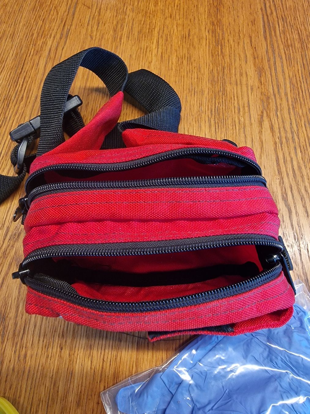 Borse: Pocket Mask mit Handschuhen und First Aight Bauchtasche – Nuovo (secondo la descrizione) da Steinen venduto da sam_zy9z 2