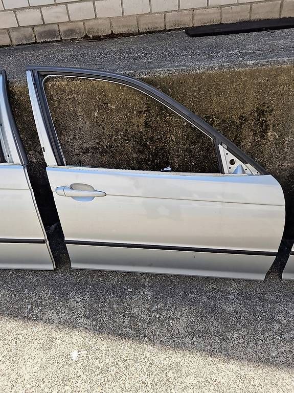 Tutti pezzi di ricambio auto: Bmw e46 Türen  – Usato da Niedergösgen venduto da Zecinha 2