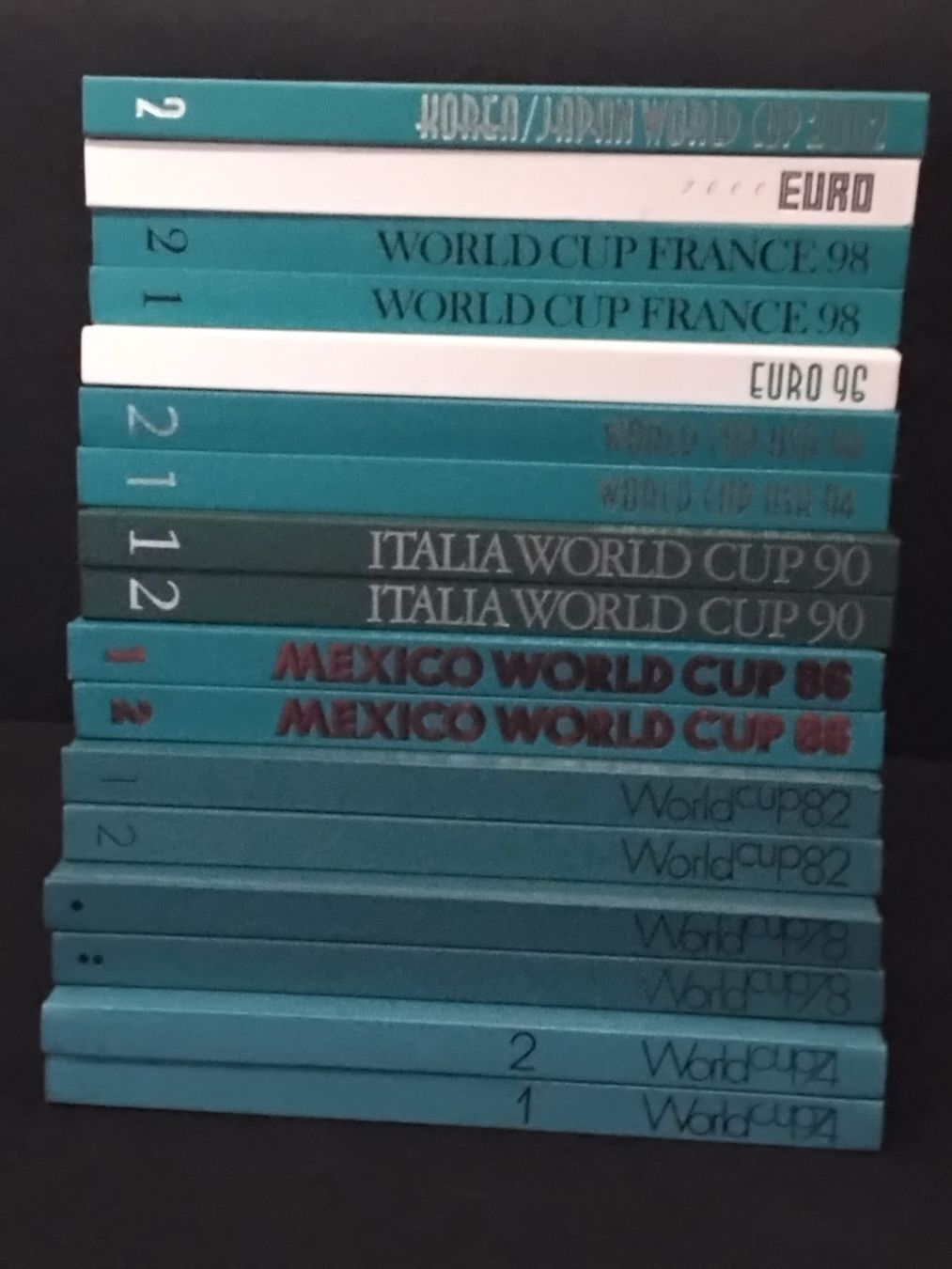 Album: FUSSBALL WORLD CUP – Usato da Brunnen venduto da antonia50 1