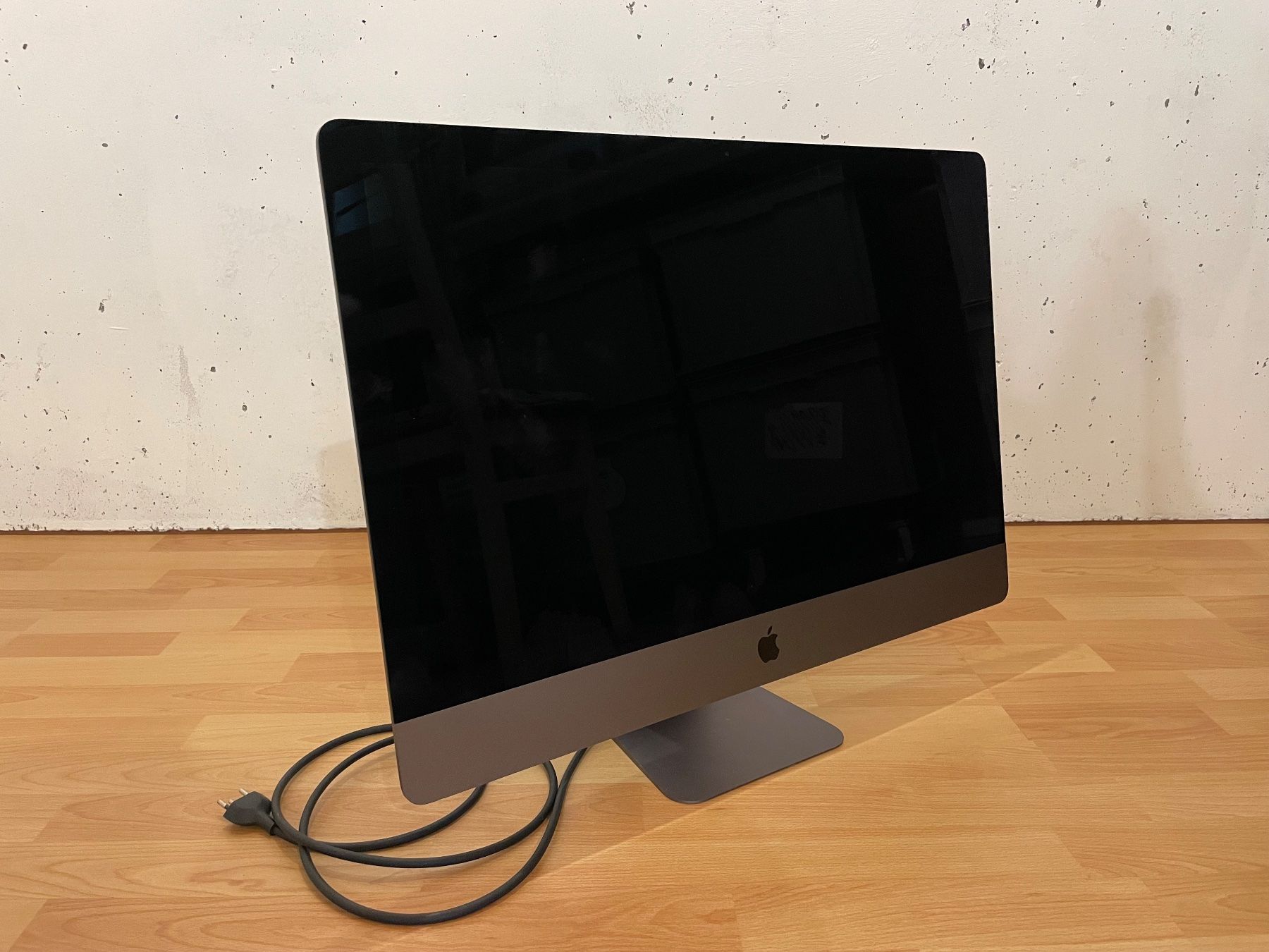 Apple PCs: iMac Pro - Power to the pro. – Gebraucht aus Port von hgn1