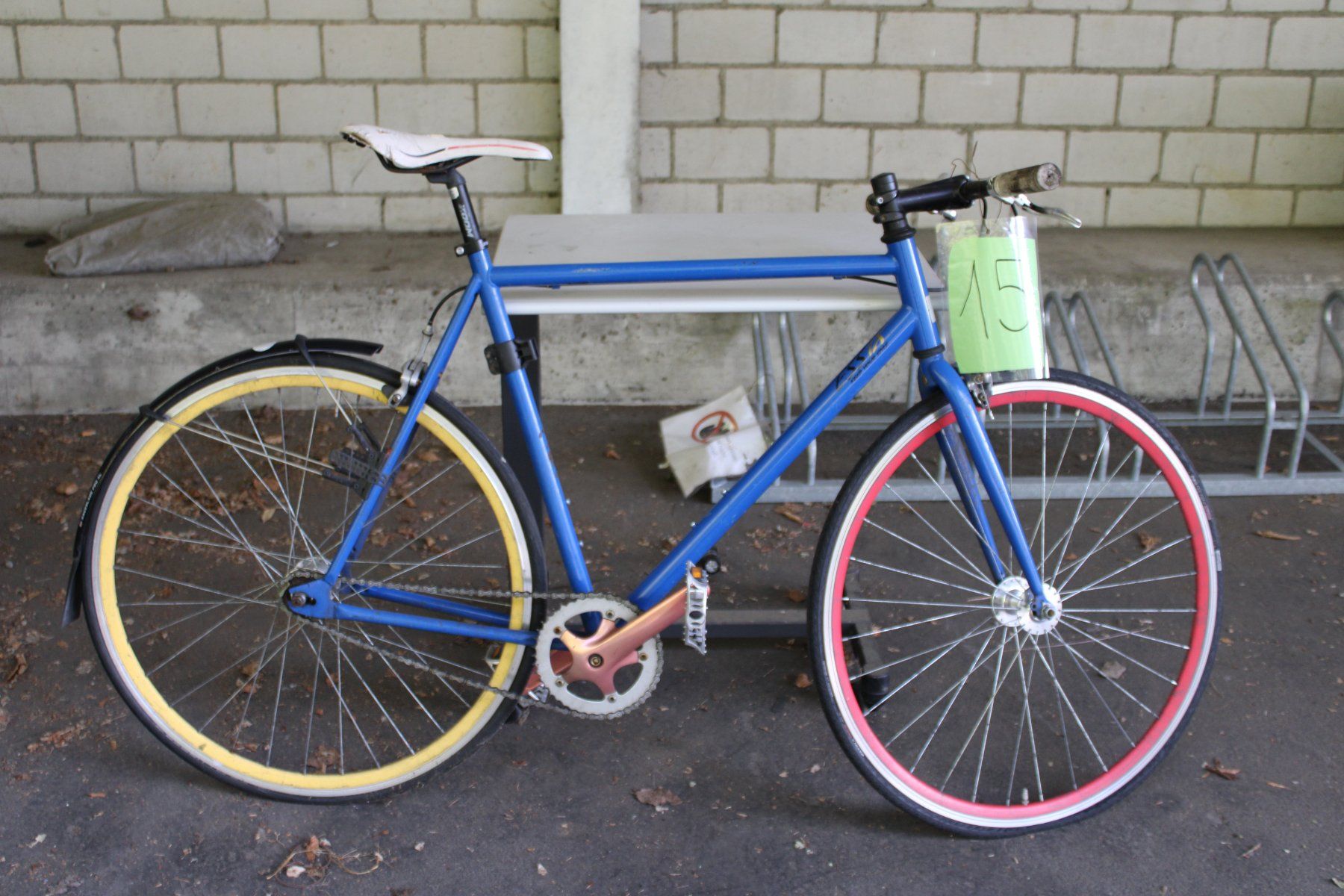 Vélos: Velo 15 – Défectueux à Winterthur par VeloordnungFundbuero