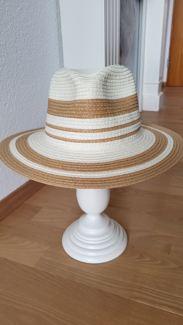 Copricapi, berretti & cappellini: Sonnenhut – Usato da Muttenz venduto da Igma