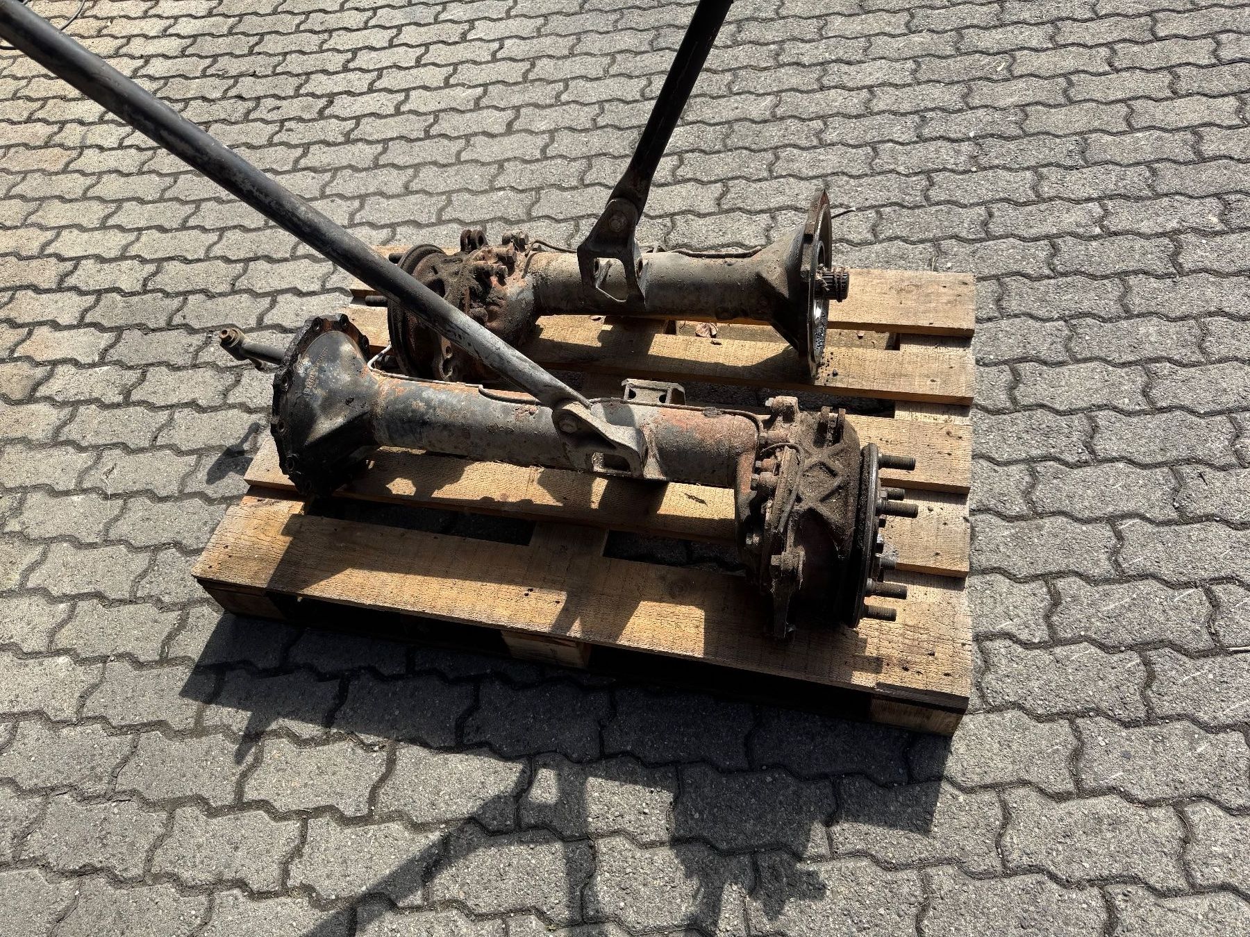 Mercedes-Benz Tutti i ricambio: Unimog 406 / 416 Hinterachse – Usato da Büriswilen venduto da brudi1990 1
