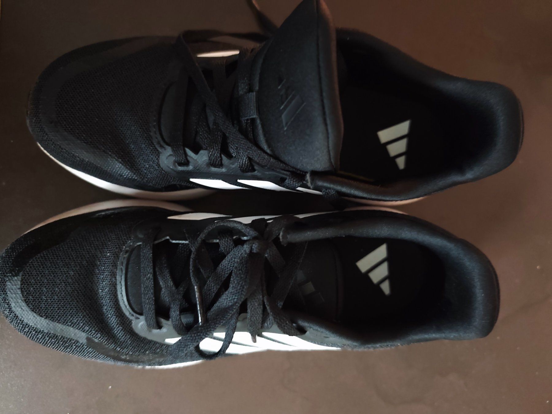 Adidas Chaussures hommes: Turnschuh – D'occasion à Staldenried par Staldenried