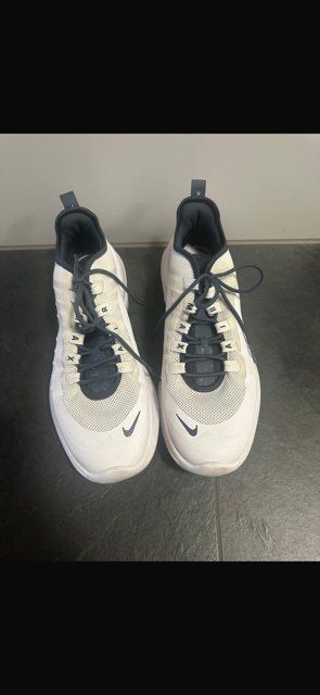 Nike Chaussures hommes: Nike Air Max -Axis- – D'occasion à Zuzwil SG par deb_dg5z