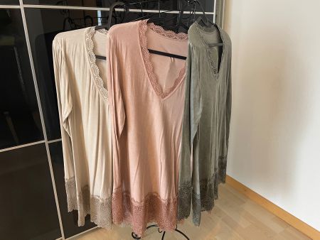 3x Damen Langarmshirts mit Spitze - Gr.M/L - NEU - Frühl...