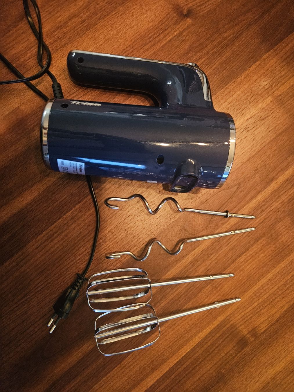 Trisa Elettrodomestici da cucina: Handmixer Trisa Typ 6619.20 dunkelblau 400W – Usato da Thun venduto da Deathcorequeen