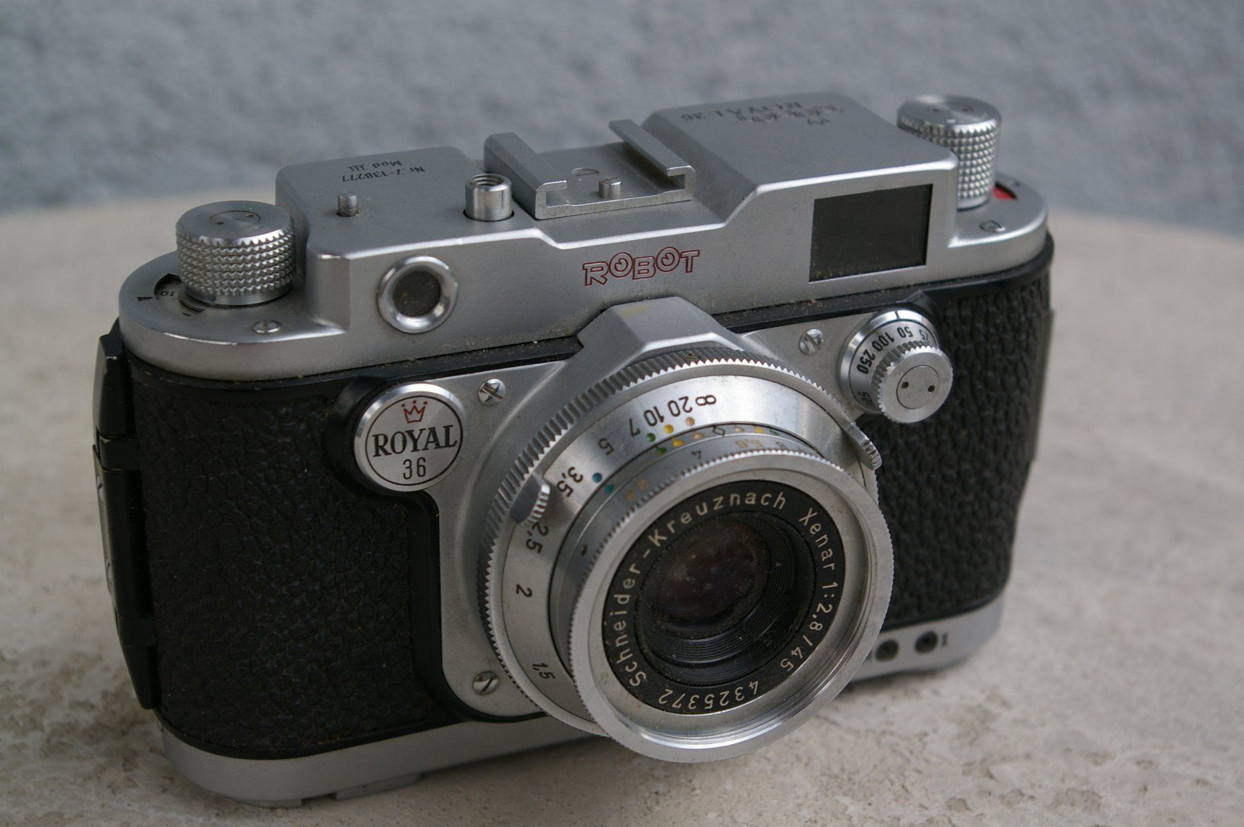 Fotocamera: antike Fotokamera ROBOT ROYAL 36 – Difettoso da Niederurnen venduto da mowgli_1963 1