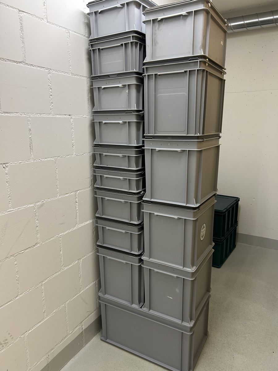 Graue Lagerboxen/Kisten von Rako, guter Zustan (Gebraucht) in Würenlos für CHF 180 – nur Abholung auf Ricardo kaufen