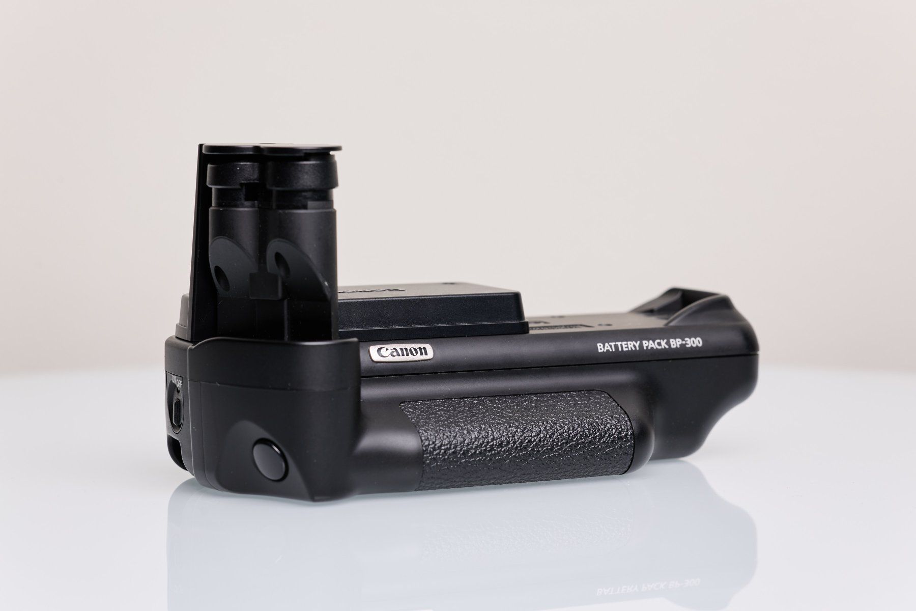 Canon Kamera: Canon EOS 30V mit Batteriegriff (BP-300) – Gebraucht aus Grüt Gossau ZH von ValentinHehli 7