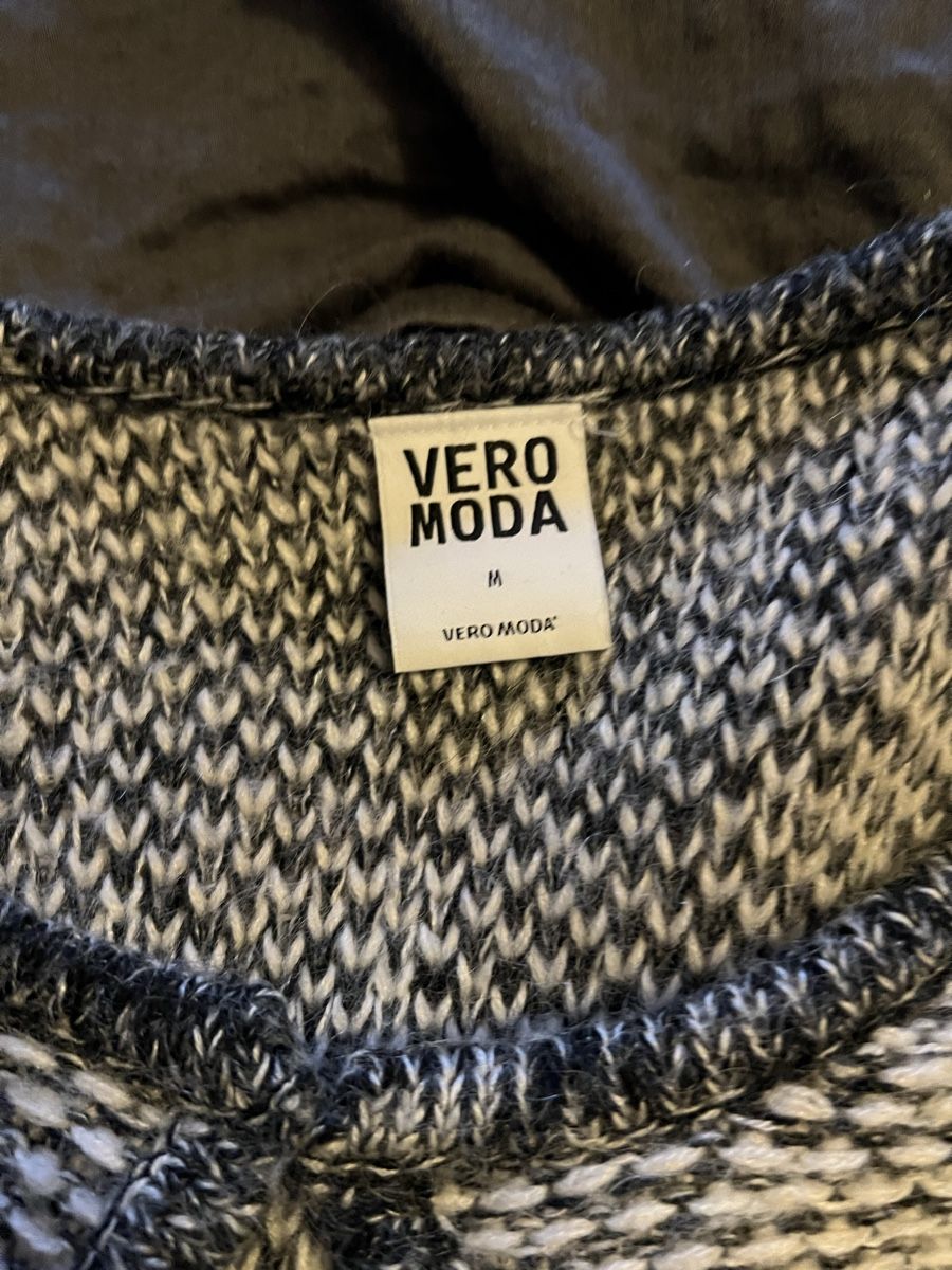 Vero Moda Giacche: Vero Moda Strickjacke mit Applikationen, Gr. M – Usato da Häusernmoos venduto da RanaNo 1