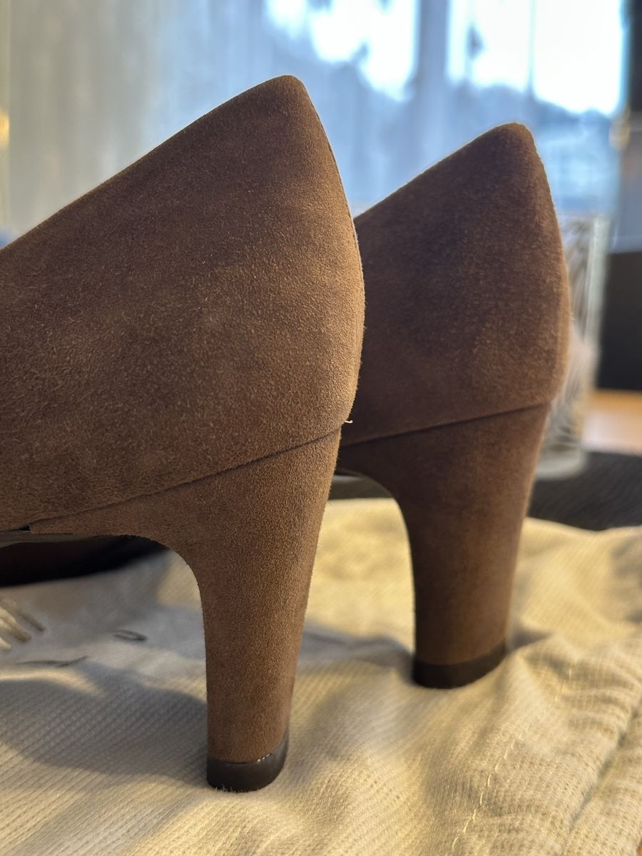 Stuart Weitzman Scarpe da donna: Stuart Weitzman Schuhe, braun  Veloursleder, Gr. 40 – Nuovo e nell'imballaggio originale da St.Gallen venduto da suri2633 1
