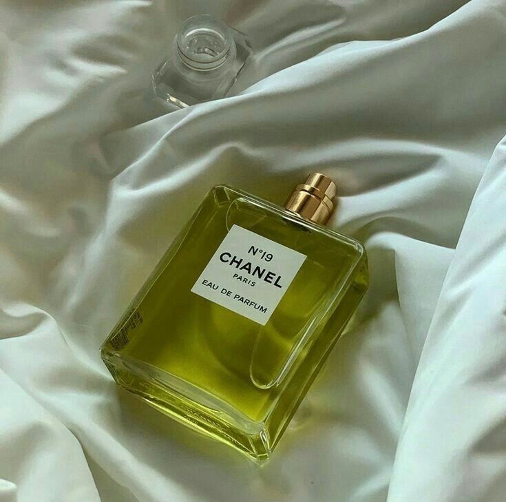 N 19 POUDRE Chanel 20ml sample Acheter sur Ricardo