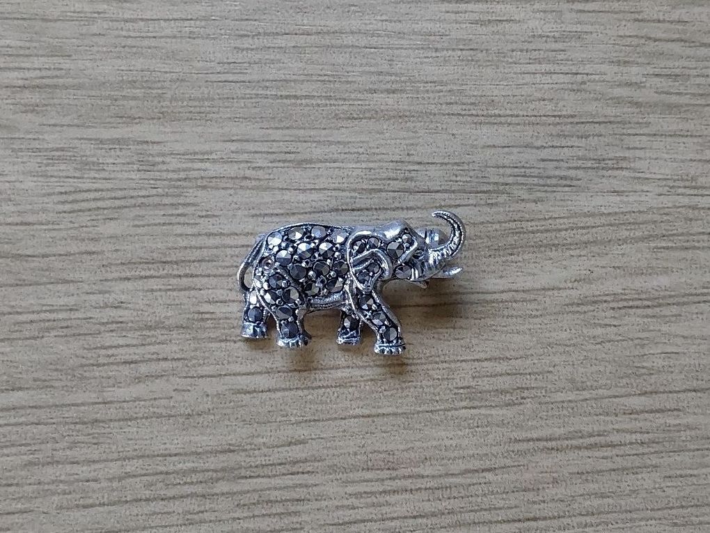 Spille & Fermagli: Brosche Elefant in Silber und mit Steinchen – Usato da Arbon venduto da co-gr 3