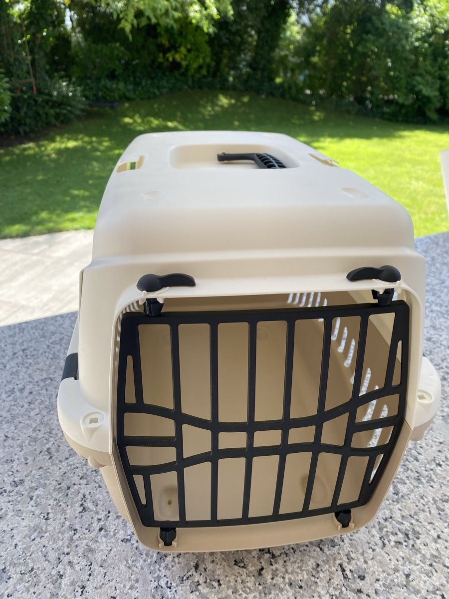 Cages, transport & sécurité: Transportbox kleine Katzen oder Hasen – Neuf (Voir description) à Henggart par Indira4 1