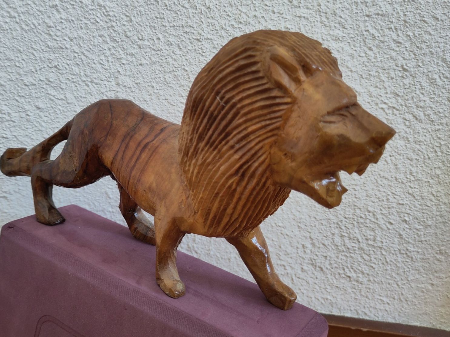 Figurines: Löwenfigur aus Holz – D'occasion à Zürich par mar_2cbd 1