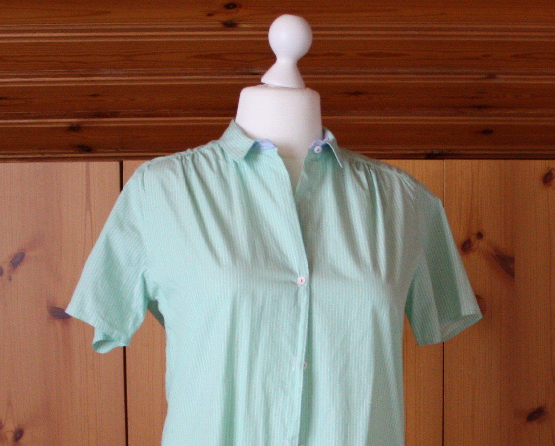 Camicette: Bluse Kurzarm BLUEMONINTIMATES grün Gr. M – Usato da Flüelen venduto da Diversicum-Curvy 1