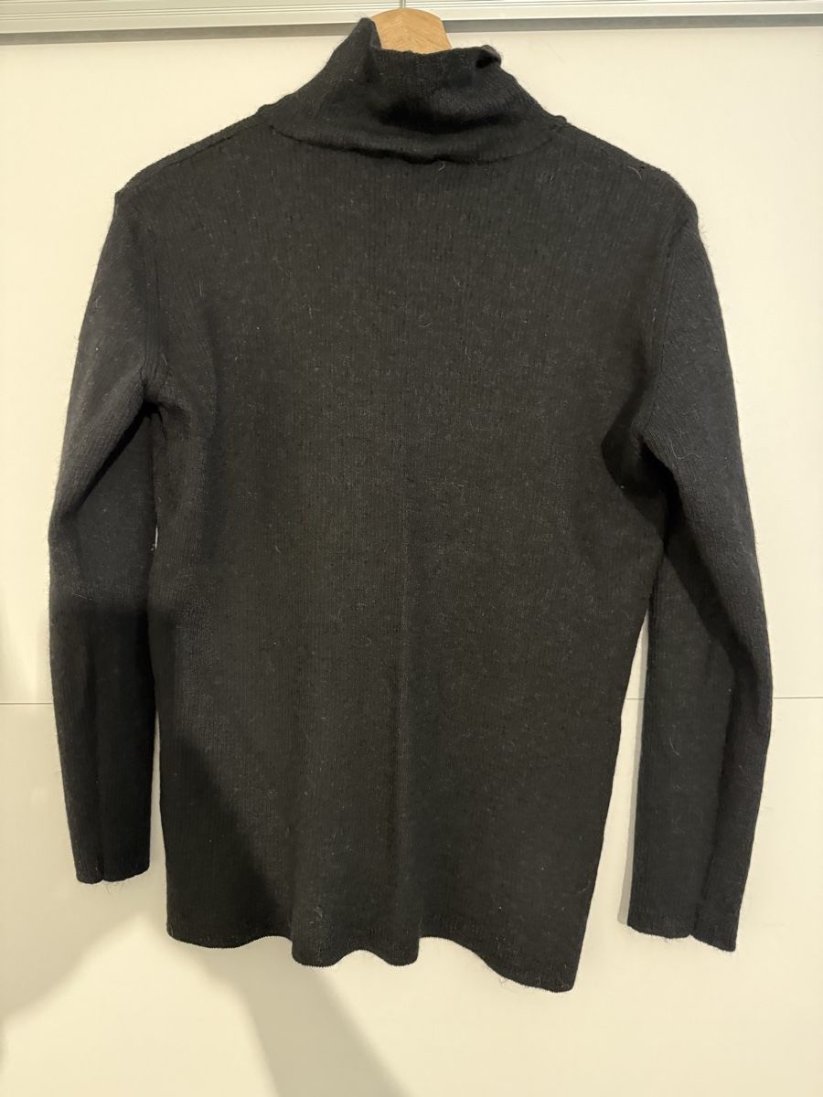 Pullover & Sweatshirts: Schwarzer Rollkragenpullover, Grösse M – Gebraucht aus Rebstein von Tuerkii 1